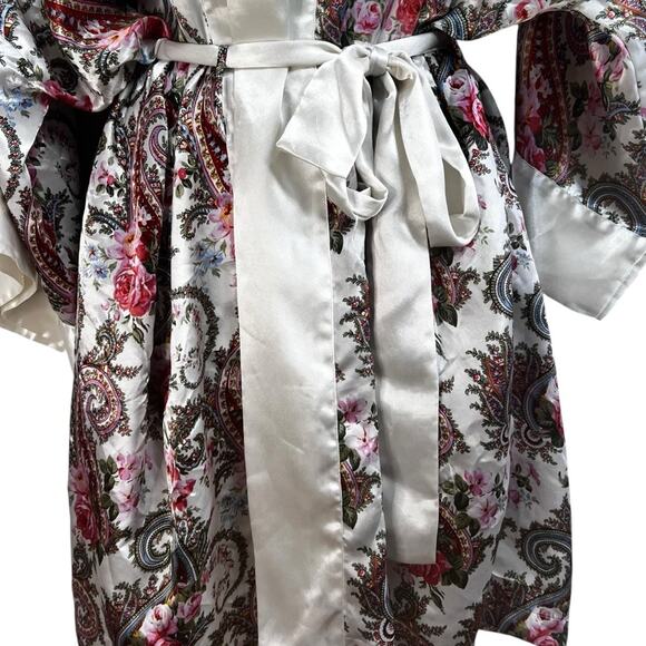 Victoria's Secret Gold Label | White & Pink Satin Short Sleeve Robe | Paisley OS - Picture 4 of 10